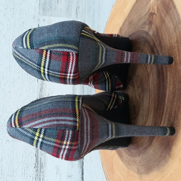 EUC FIONI STEWART PLAID STILETTOS - Picture 3 of 8